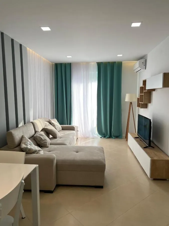 Evelyn\'S Apartment location